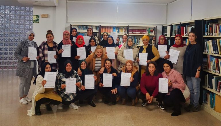 24 mujeres migrantes finalizan el taller formativo de Ayuda a Domicilio organizado por la Diputación en Bonares