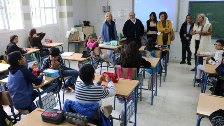 Menores de Cartaya se educan junto con sus familias en el uso de nuevas tecnologías y móviles
