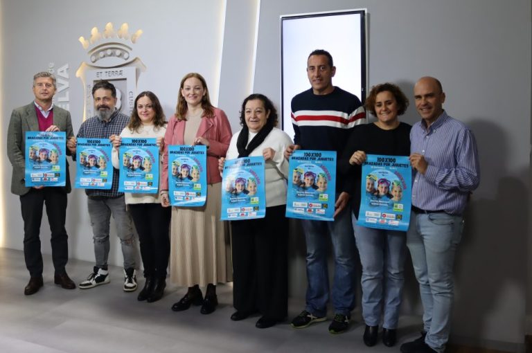 Huelva acoge ‘Brazadas por Juguetes’ a beneficio de la ‘Operación Sonrisas’ de Voces del Conquero