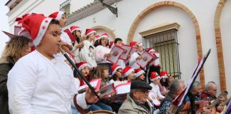 Escolares cartayeros cantan a la Navidad en la Placita Chica