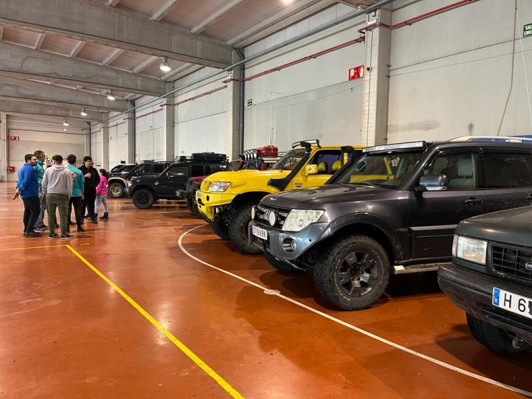 Cerca de un centenar de vehículos se dan cita en la V Concentración de Vehículos KDD 4X4