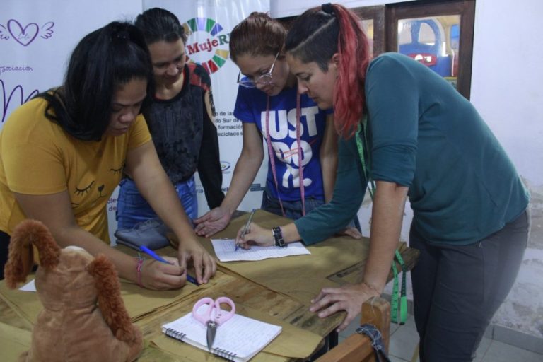 Diputación subraya el compromiso de los voluntarios y la cooperación por conseguir un mundo más justo