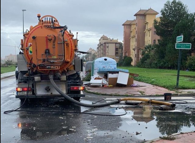 Ayamonte mantiene activos los servicios para restablecer la normalidad tras las lluvias de la pasada madrugada