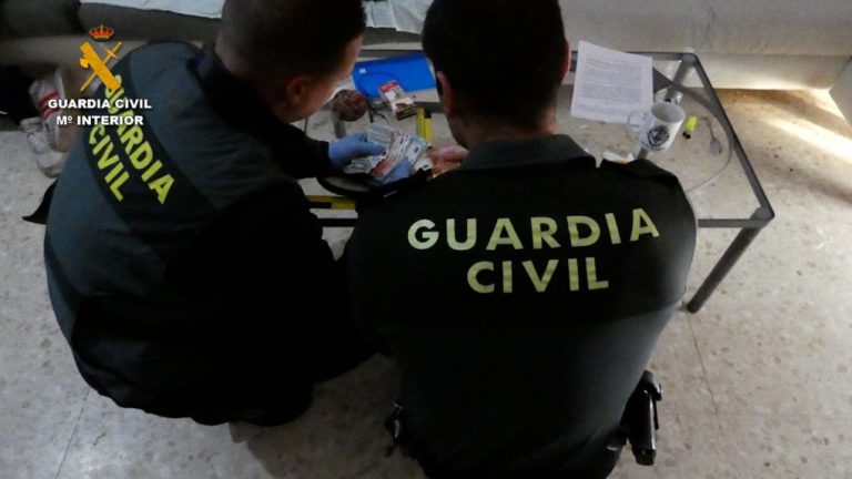 Detenidas dos personas en el desmantelamiento de un ‘tele-coca’ con patinete en San Juan del Puerto
