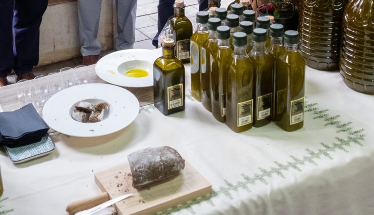Diputación de Huelva convoca la novena edición del Premio al mejor aceite de oliva virgen extra de la provincia