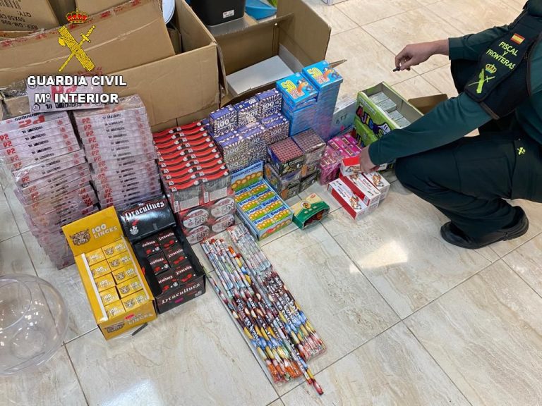 Intervienen más de 20.000 artefactos pirotécnicos en un bazar en Aracena