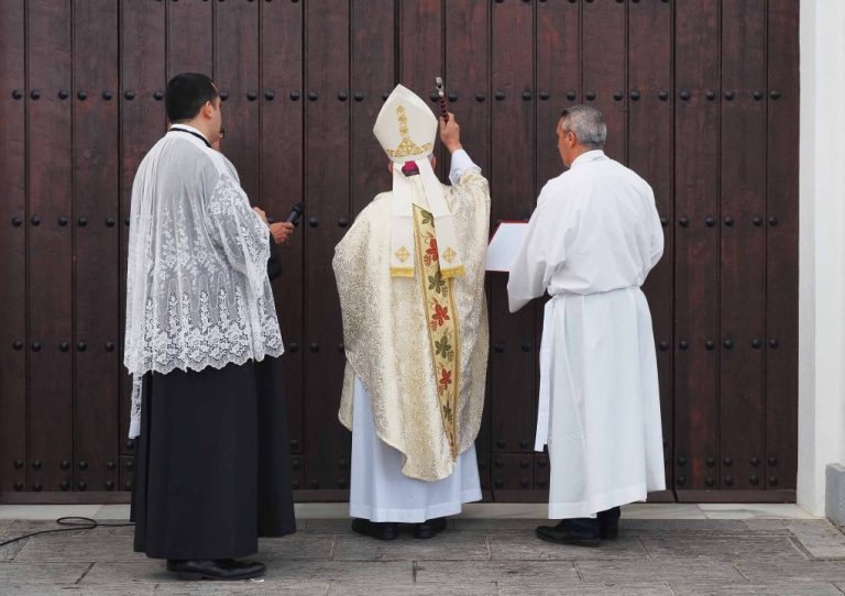 El Obispo de Huelva abre en Isla Cristina un Año Jubilar por el Bicentenario de la Parroquia de los Dolores