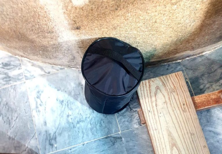 Abandonan las cenizas de una persona muerta en la iglesia de Aroche