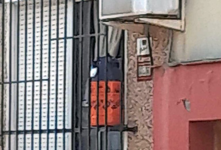 Detenido el hombre que se atrincheró en su casa en Huelva amenazando con explotar una bombona de butano