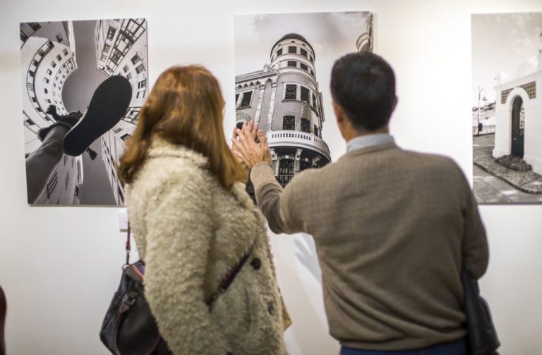 Fotógrafos onubenses presentan su particular visión de ‘Huelva en Blanco y Negro’