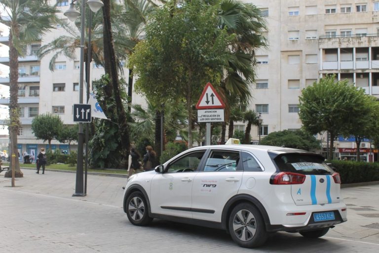 <strong>El Ayuntamiento de Huelva aprueba ayudas directas de 500 euros para 203 taxistas de la ciudad</strong>