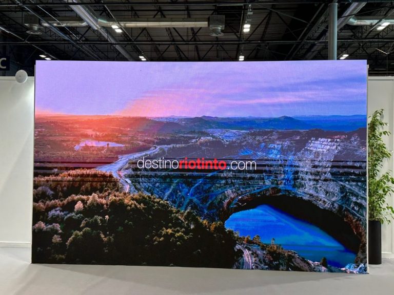 <strong>Minas de Riotinto presenta en FITUR los encantos de su tierra roja</strong>