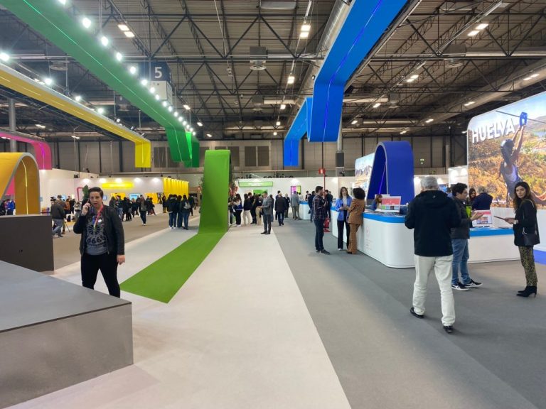 La provincia de Huelva continúa desplegando en Fitur la riqueza de su oferta turística durante la tercera jornada