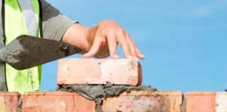 Denuncian en Huelva a la constructora Maralva por «incumplimiento» del convenio