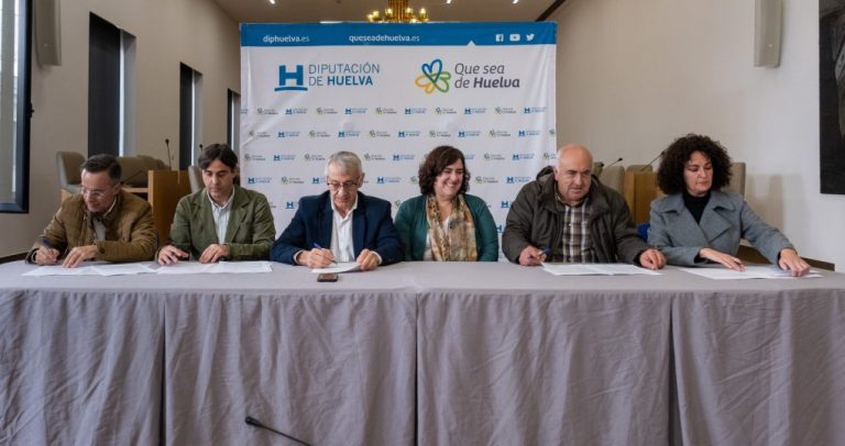 Diputación y los 5 GDR onubenses suscriben el convenio para la puesta en marcha de las becas HEBE Primera Oportunidad
