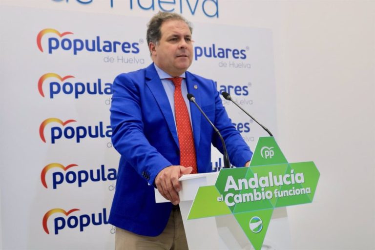 El portavoz del PP en la Diputación de Huelva ‘la lía’ al arremeter contra los derechos de las mujeres