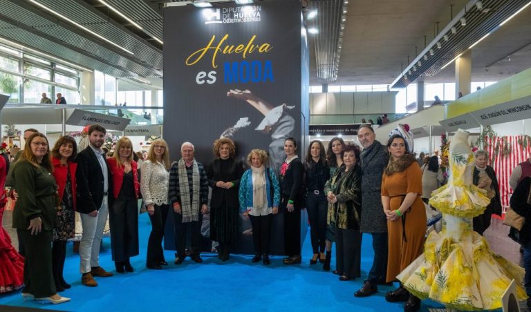 Doce firmas onubenses exhiben sus creaciones de moda flamenca en Simof de la mano de Diputación