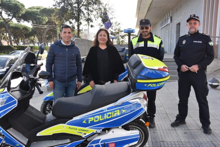 <strong>Punta Umbría dota a su Policía Local con dos nuevas motos eléctricas</strong>
