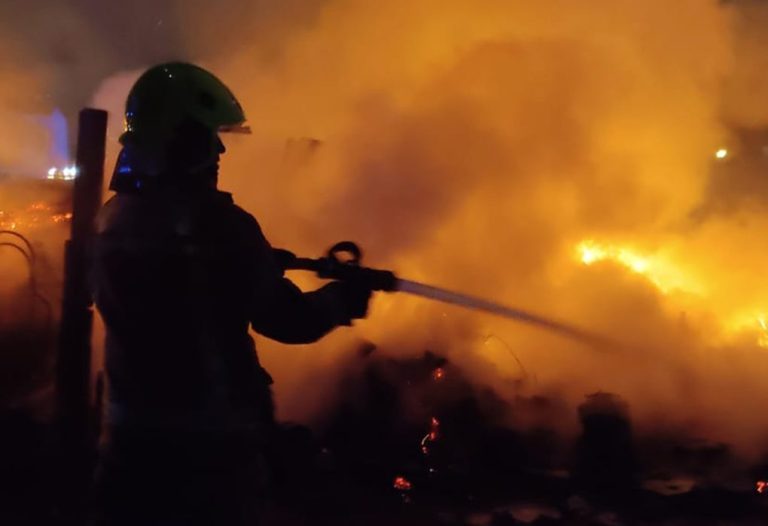 <strong>Una mujer y un hombre resultan afectados por un incendio en una vivienda en Isla Cristina</strong>