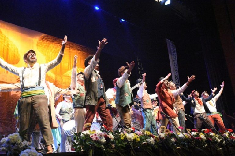 Una docena de agrupaciones pasan a las semifinales del Carnaval de Punta Umbría
