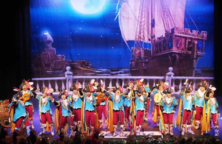 ‘Comparsa de Isla Cristina’, ‘El Carnaval es mu bonito…’ y ‘El espectáculo’ se hacen con los premios del LV concurso isleño
