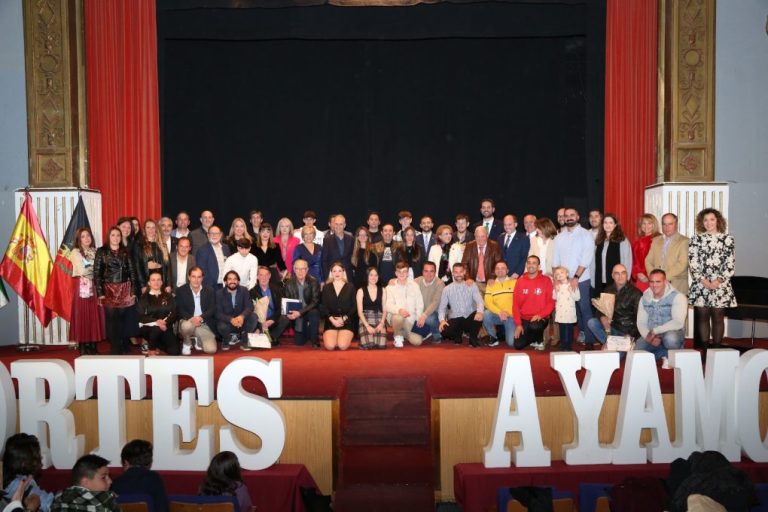 <strong>Ayamonte reconoce a sus mejores deportistas en una emocionante gala</strong>