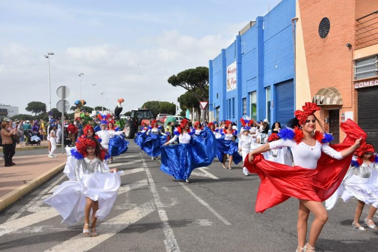 <strong>Punta Umbría despide su Carnaval con las piñatas, la cabalgata y la entrega de premios</strong>