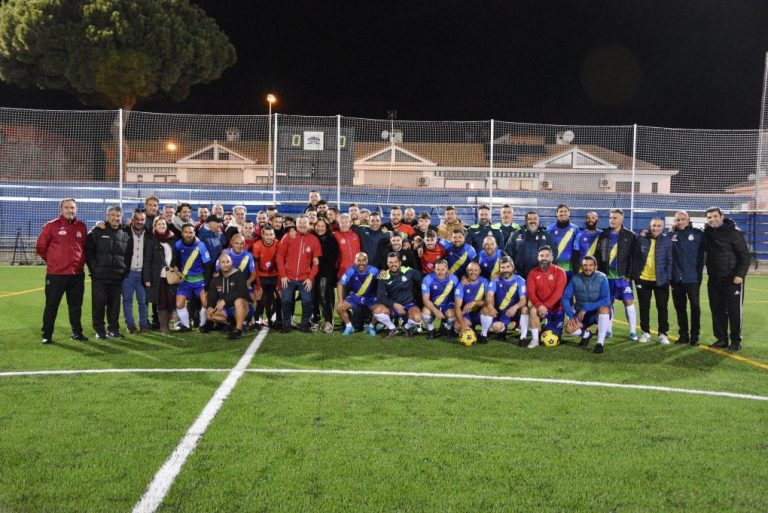 <strong>El complejo deportivo Alcalde José Hernández Albarracín de Punta Umbría tiene nuevo césped artificial</strong>