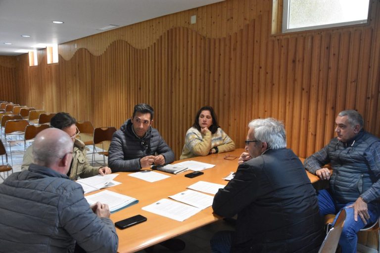<strong>Ayuntamiento de Punta Umbría y profesionales del taxi se reúnen para actualizar su ordenanza</strong>