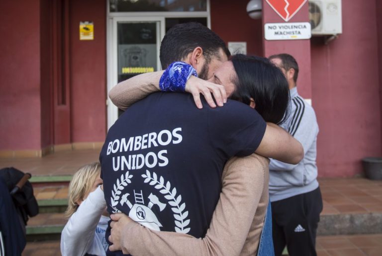 Bomberos onubenses de BUSF llegan a Huelva tras finalizar las labores de rescate en Turquía
