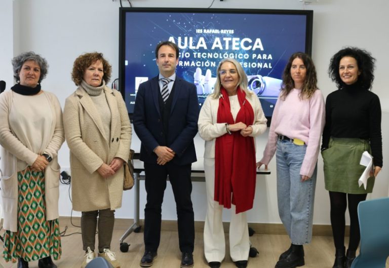 El Rafael Reyes de Cartaya estrena el Aula de Tecnología Aplicada y se pone a la vanguardia de la provincia