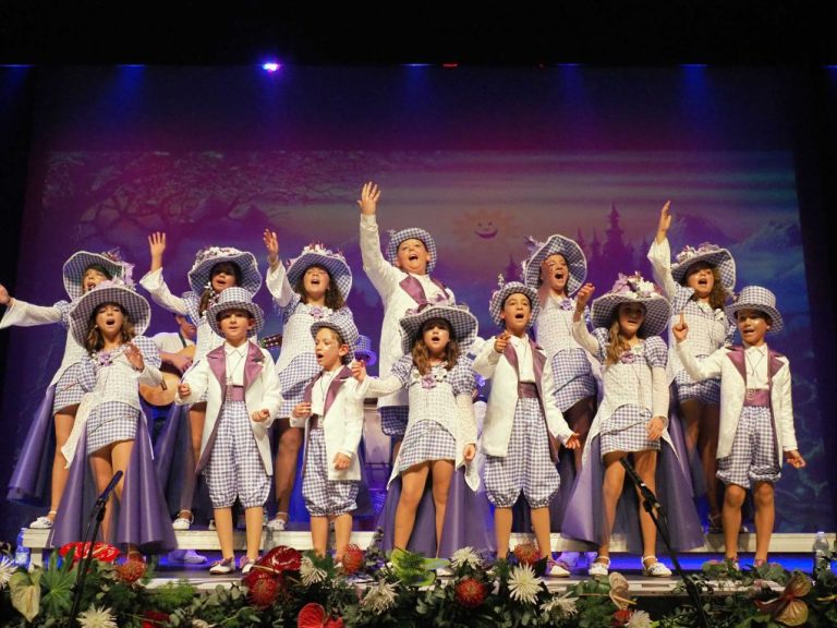 Isla Cristina estrena con gran éxito el Concurso infantil y Juvenil de Agrupaciones de Carnaval