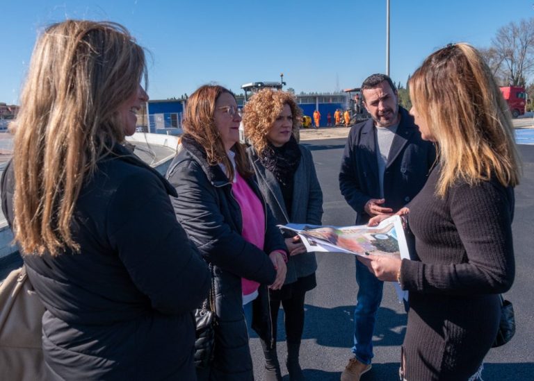 La presidenta de la Diputación de Huelva visita obras de los planes provinciales en San Juan del Puerto