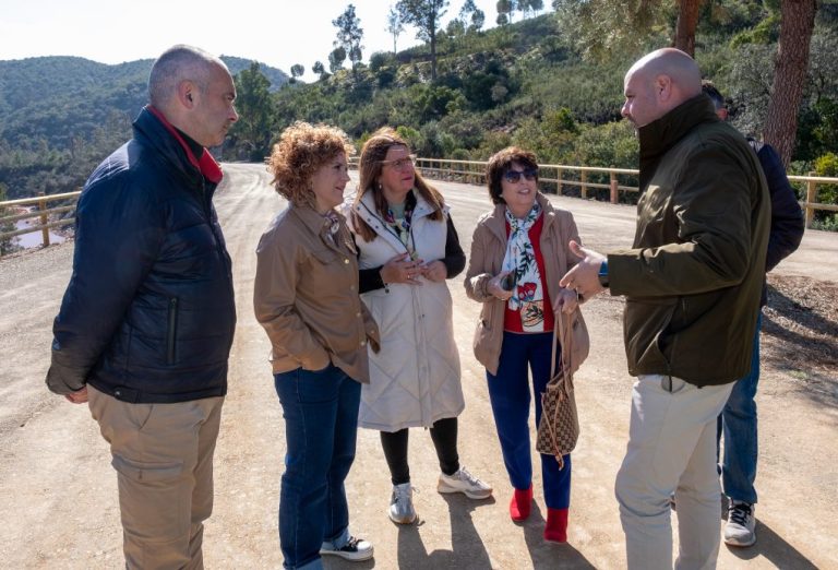 Limón visita el nuevo tramo de la Ruta Natural del Tinto desde la Estación de Berrocal al puente de El Manzano