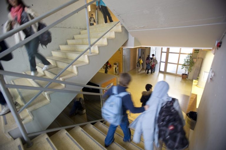 Carta al Director: «Caos» en un instituto de Aljaraque por la continuada falta de ordenanzas