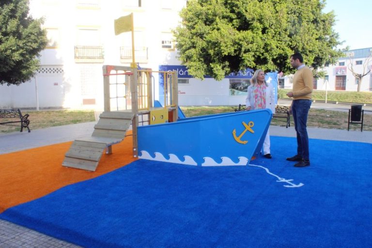 Cartaya reforma el parque infantil de ‘La Placita’ y lo dota de nuevo pavimento y juegos