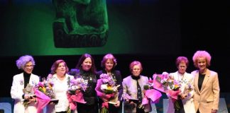 Dolores Moriña, Ana López, Antonia Hermoso, Consolación y Elvira Naranjo reciben en Punta Umbría el Premio ‘8 de Marzo’