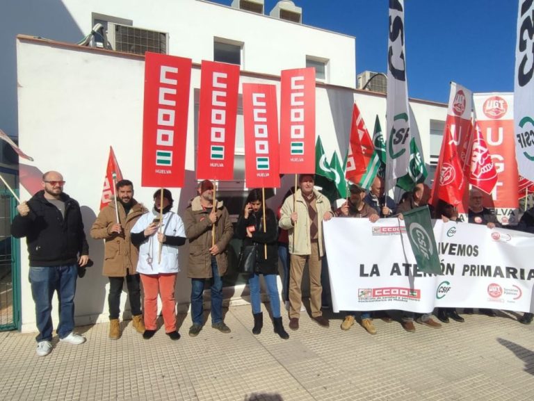 <strong>Piden al PP en el centro de salud de Punta Umbría que frene la privatización de la Atención Primaria</strong>