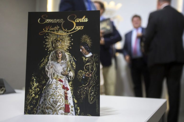 La Amargura protagoniza la portada de la Guía Oficial de la Semana Santa de Huelva 2023