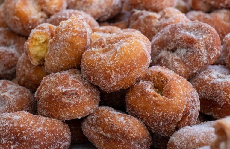 Los mejores ‘Sabores de Cuaresma’ pueden ya degustarse  en los soportales de la Diputación de Huelva