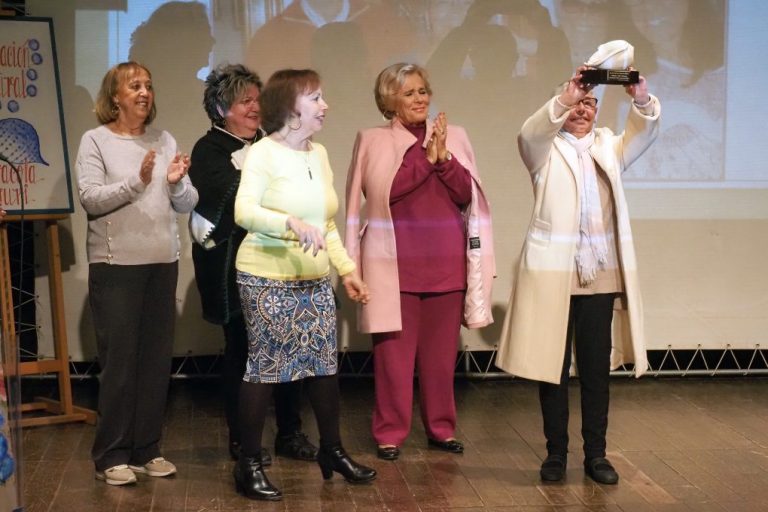 La Asociación de Mujeres Caracola Esury de Ayamonte homenajea a Aurelia López Moreno