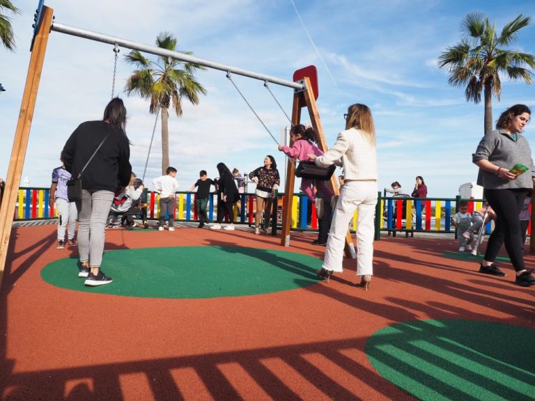 Punta del Moral cuenta desde este lunes con una nueva área recreativa y con parque biosaludable