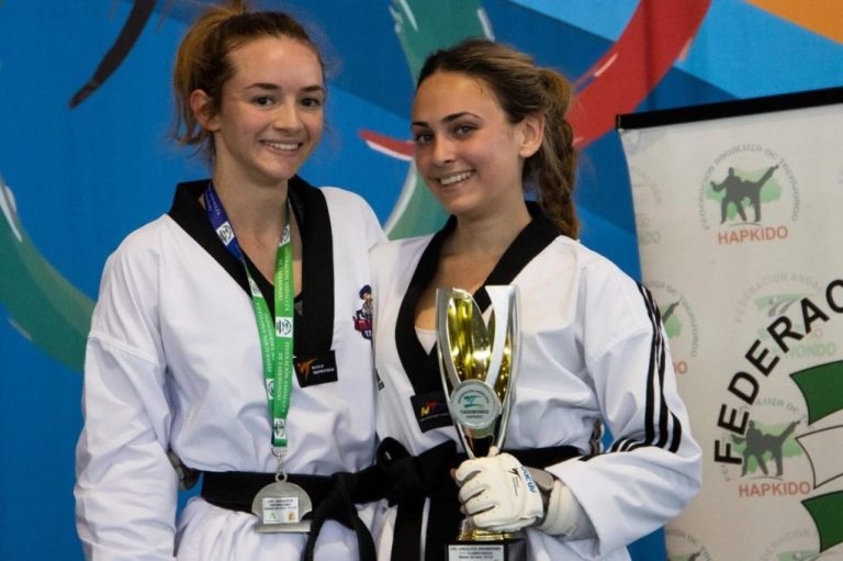 La taekwondoca lepera María Prieto brilla en Mairena del Alcor