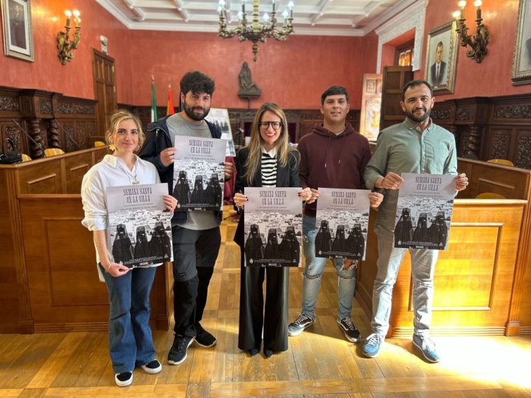 Ayamonte presenta la muestra fotográfica al aire libre ‘Semana Santa en la Villa’ de Edu Pereiro