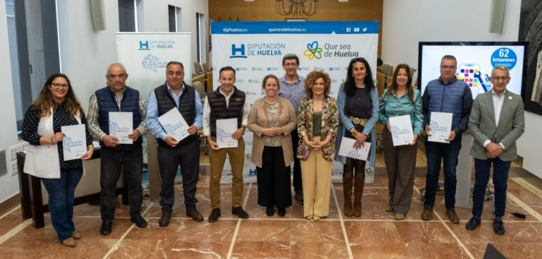 Diputación patrocina al Bollullos CF, Ayamonte CF y Club Deportivo Cartaya Fútbol Base