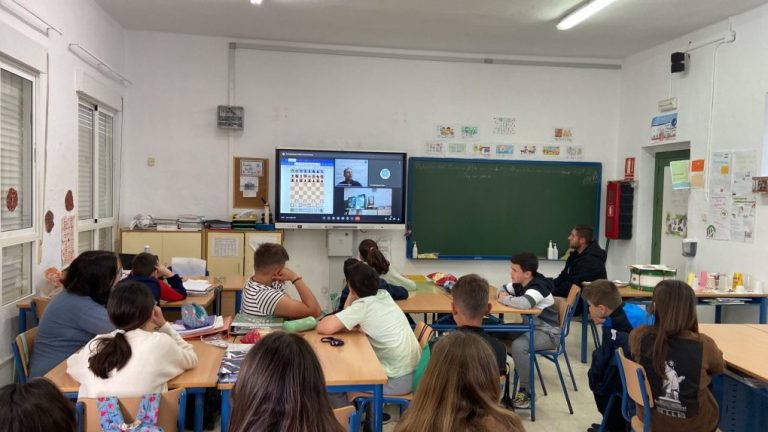 <strong>Unos 1.500 jóvenes onubenses participan de un programa que combina el ajedrez y las matemáticas</strong>