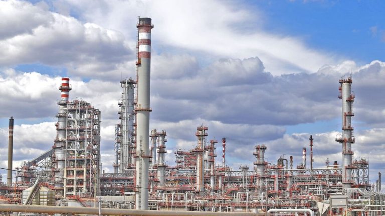 Más de 2000 trabajadores de 80 empresas auxiliares participan en la parada operacional más importante de la historia del Parque Energético de Cepsa en Huelva