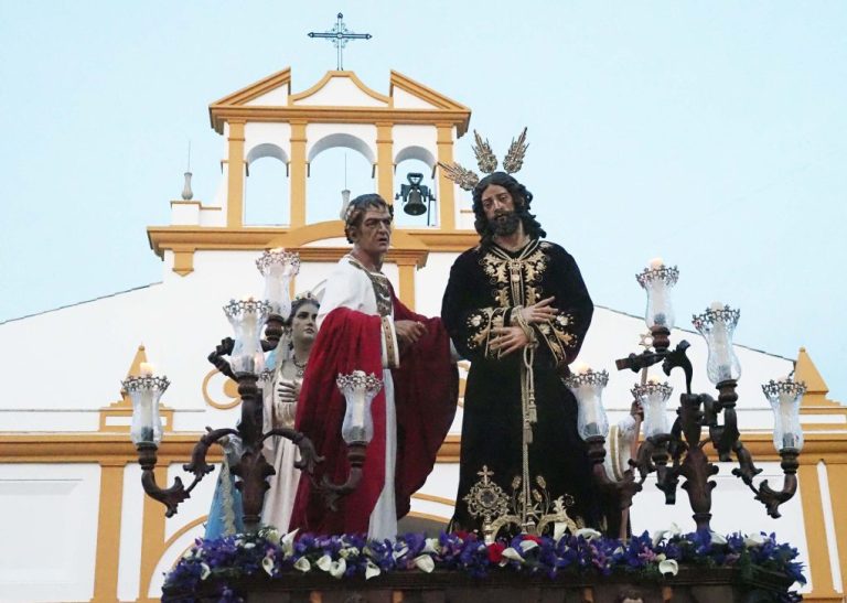 La procesión de la Humildad mete a Ayamonte de lleno en la Semana Santa