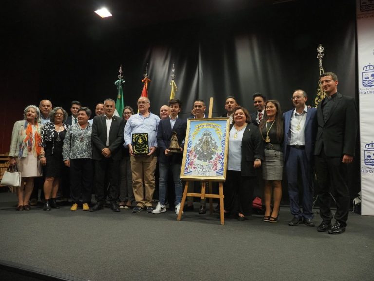 La Hermandad del Rocío de Isla Cristina presenta el cartel y el pregonero para la Romería de 2023