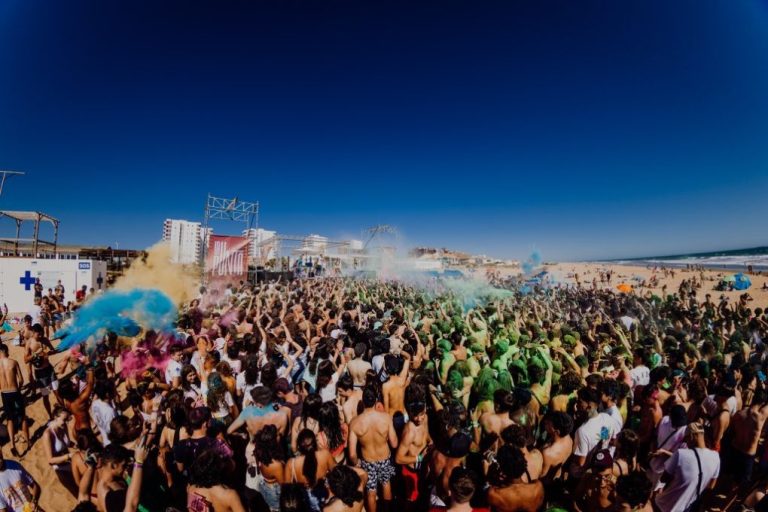 «Excelente» balance en Punta Umbría del paso de los 6.000 estudiantes portugueses por el Festival ‘La Punta’